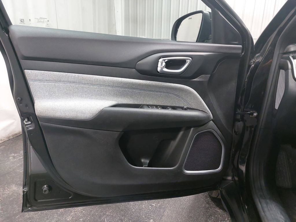 2025 JEEP COMPASS - Image 26