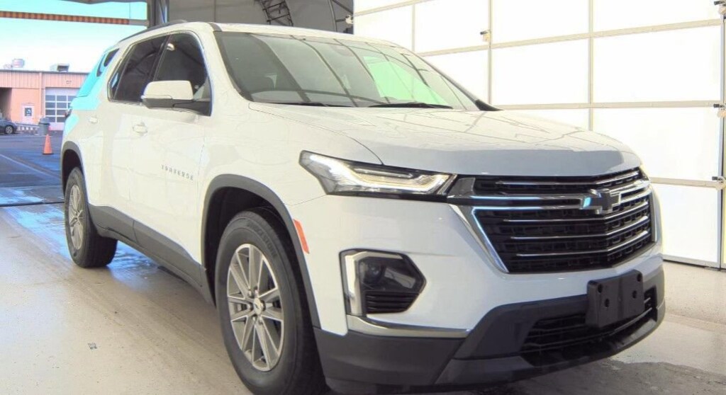 Used 2023 Chevrolet Traverse LT Cloth SUV
