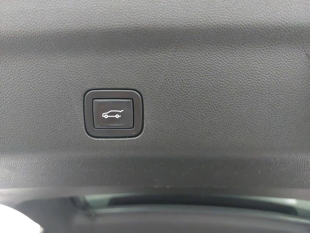 2021 GMC YUKON - Image 14