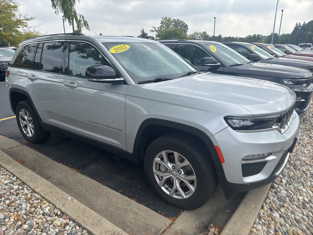 2022 Jeep Grand Cherokee Limited photo 2