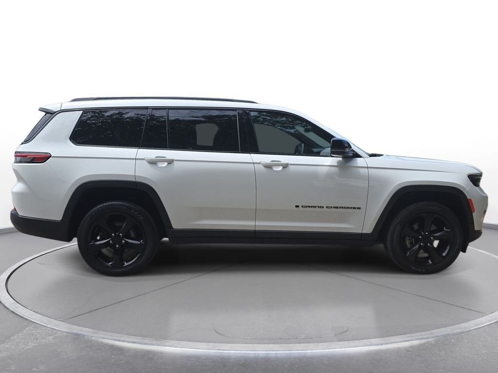 Used 2023 Jeep Grand Cherokee Altitude SUV