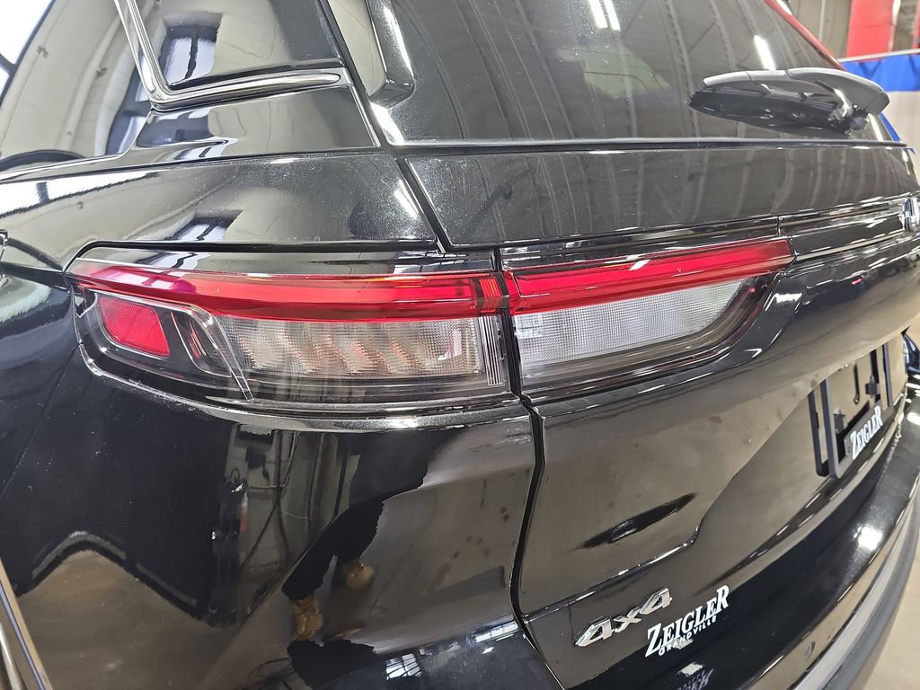 2023 JEEP GRAND CHEROKEE - Image 33