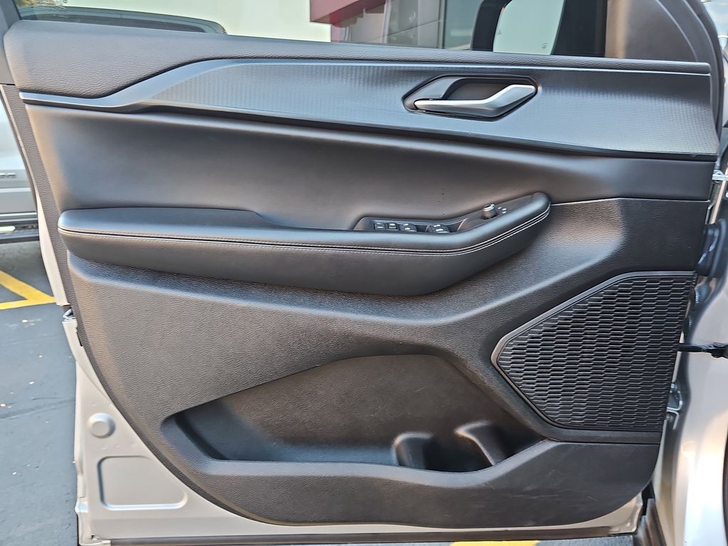 2023 JEEP GRAND CHEROKEE L - Image 29