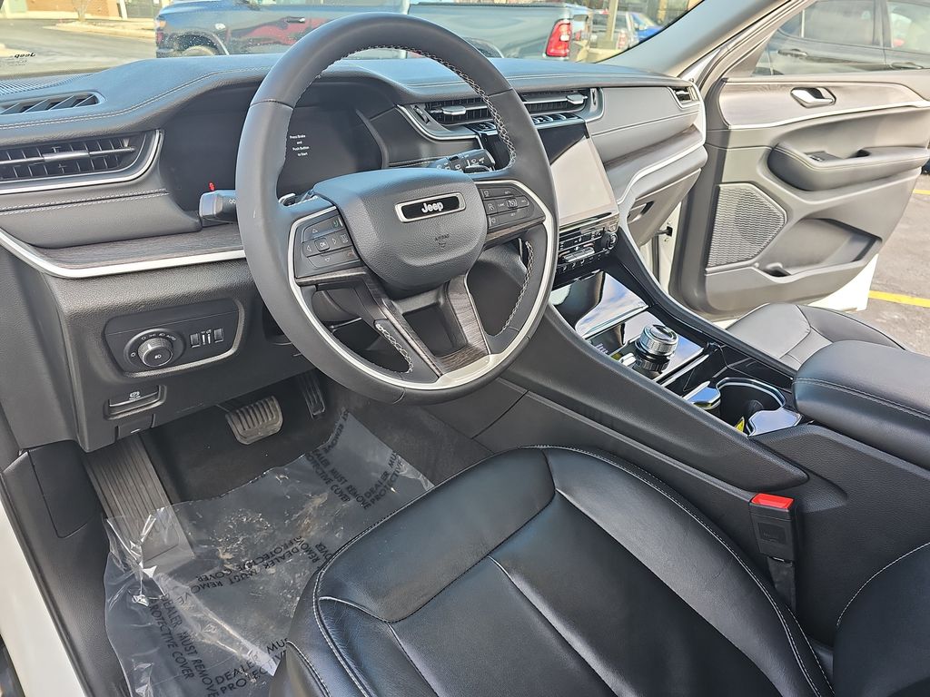 2023 JEEP GRAND CHEROKEE - Image 16