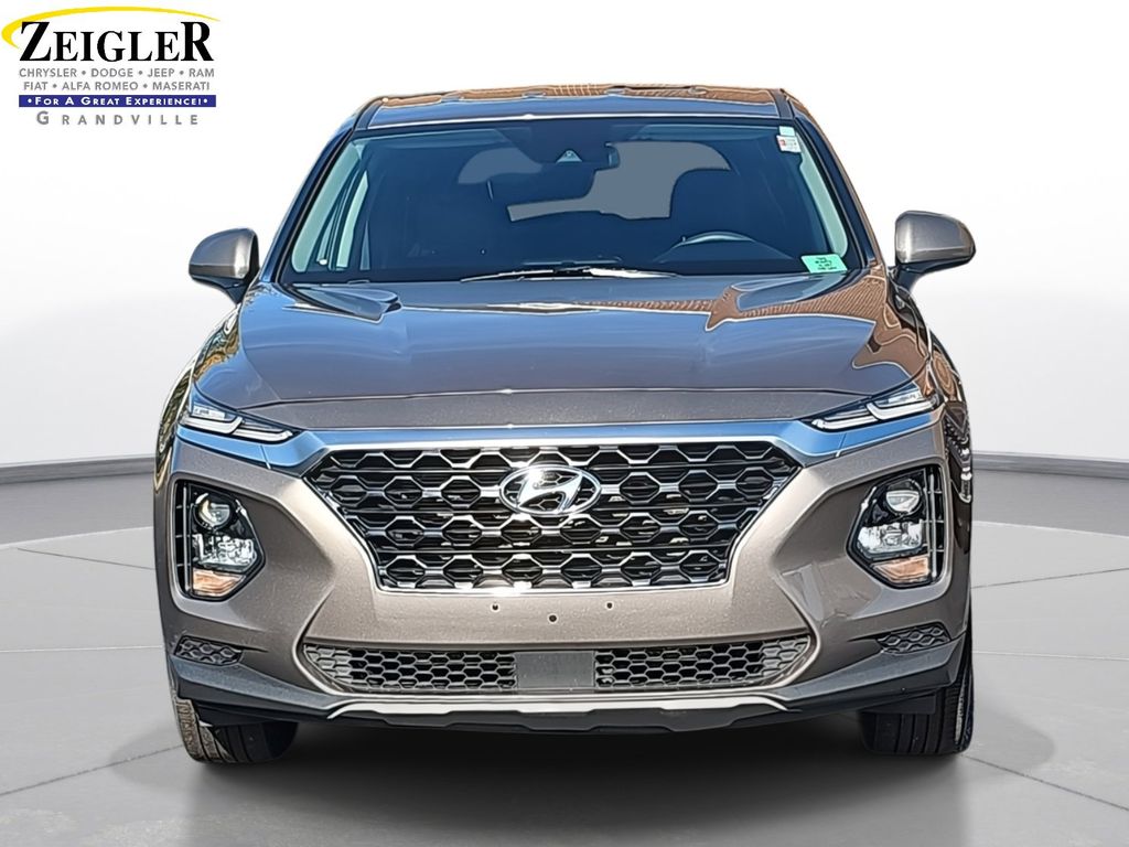 2019 Hyundai Santa Fe SE photo 2