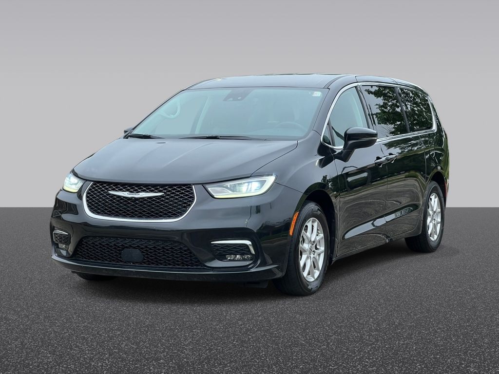 Used 2023 Chrysler Pacifica Touring L Van Passenger Van