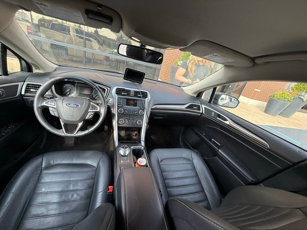 2018 Ford Fusion SE photo 3
