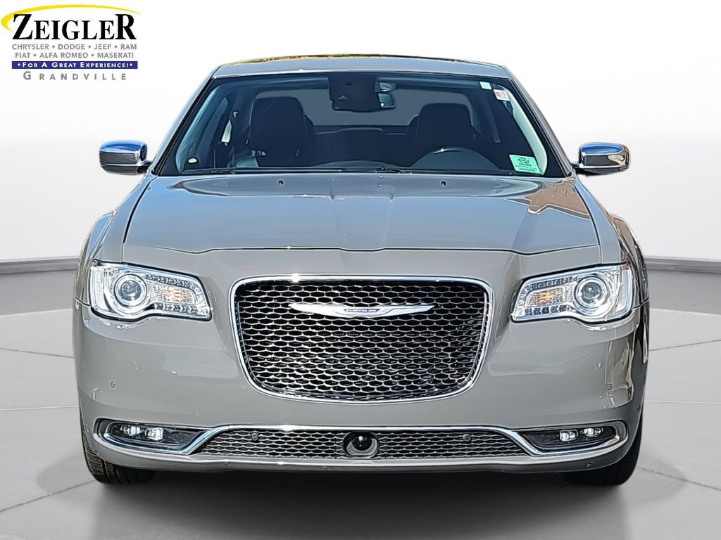 2019 Chrysler 300 Limited photo 2