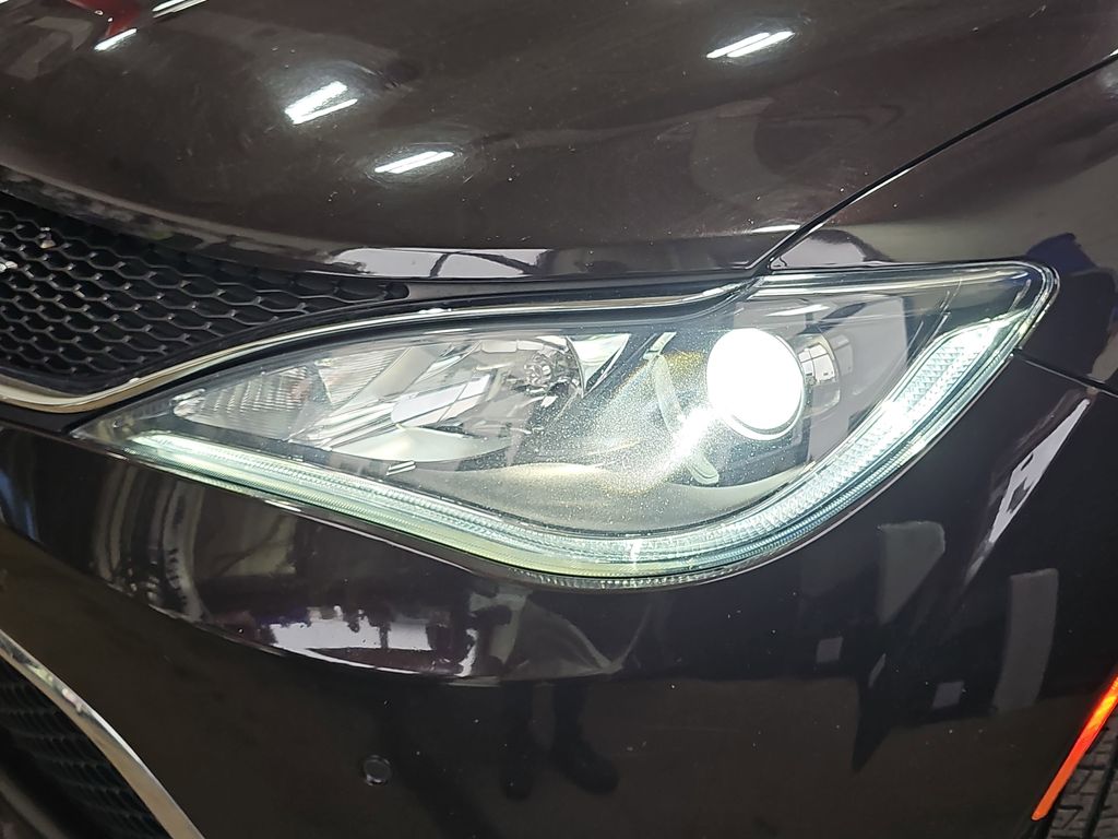 2018 CHRYSLER PACIFICA - Image 31