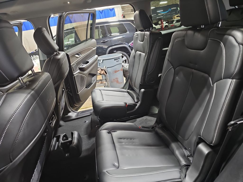 2023 JEEP GRAND CHEROKEE L - Image 16