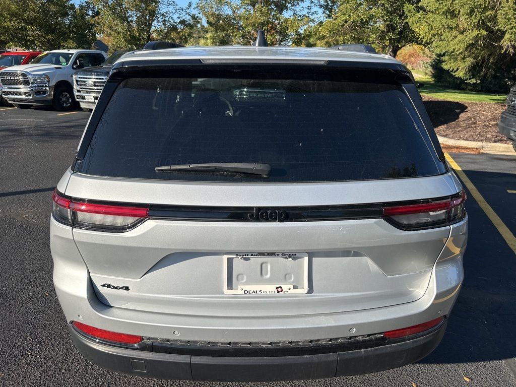 2023 JEEP GRAND CHEROKEE - Image 37
