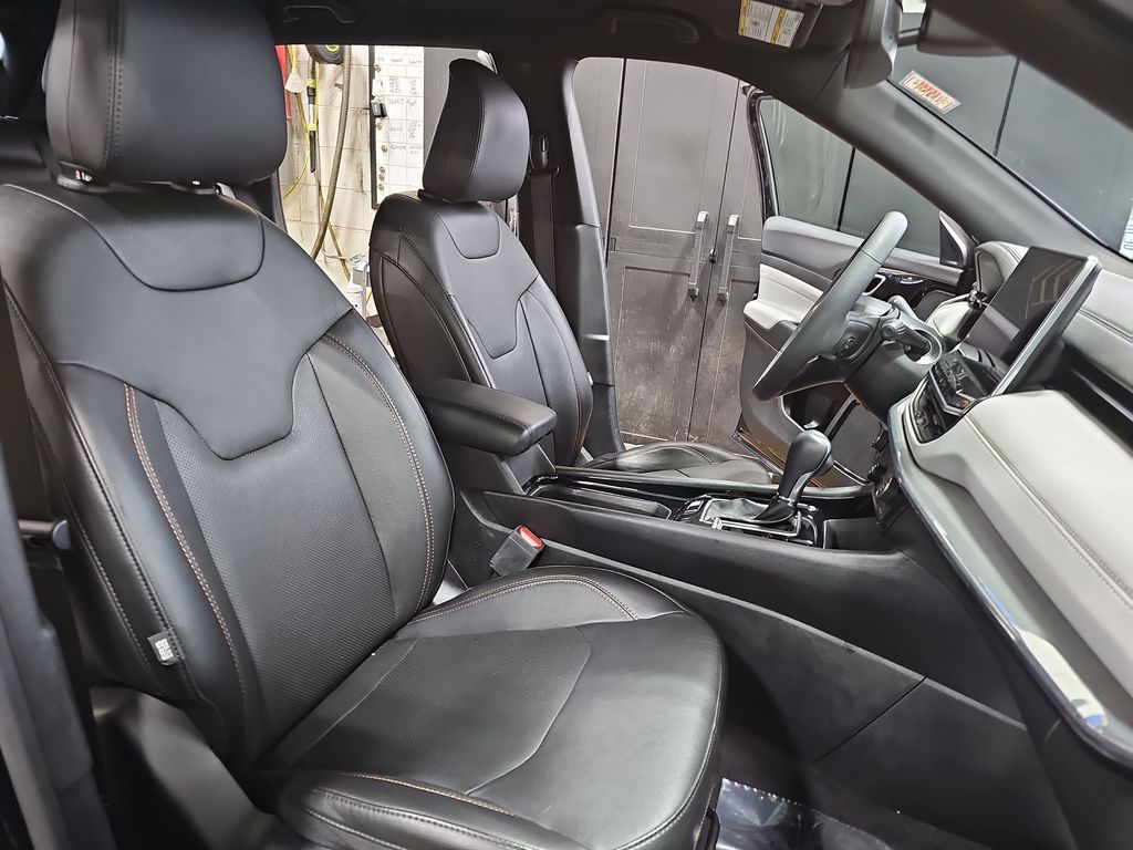 2023 JEEP COMPASS - Image 10