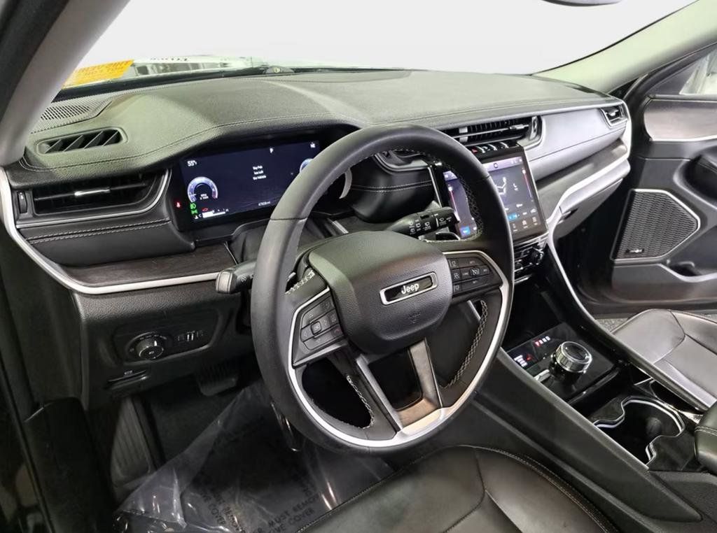 2023 JEEP GRAND CHEROKEE L - Image 10