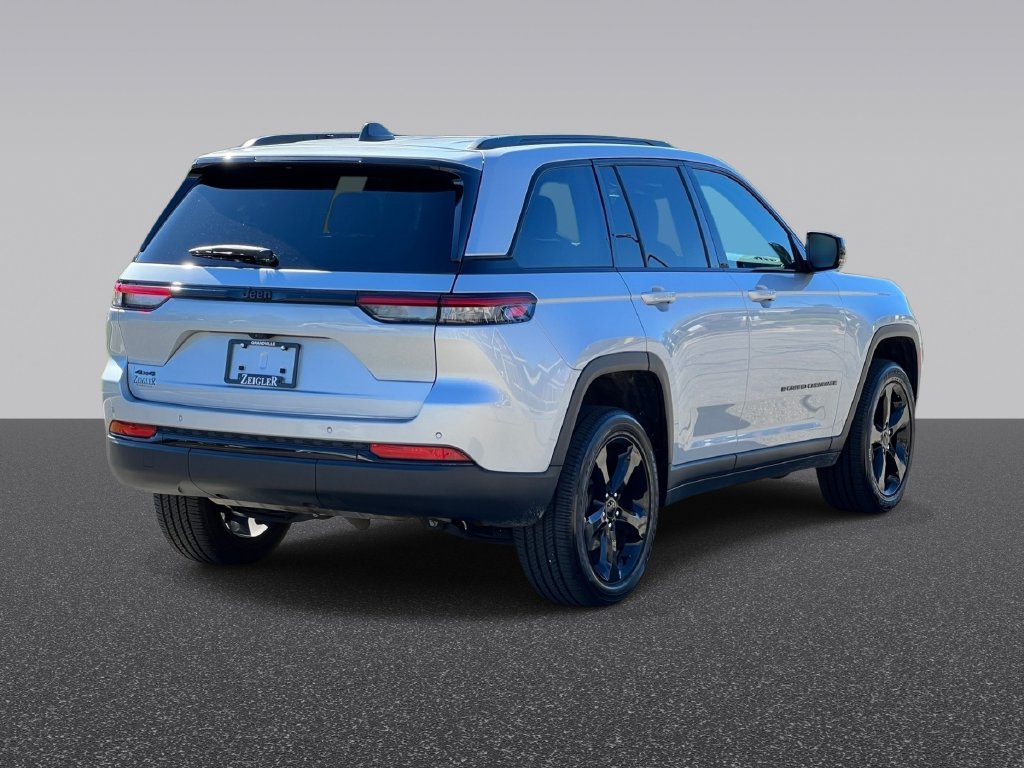Used 2024 Jeep Grand Cherokee Altitude SUV