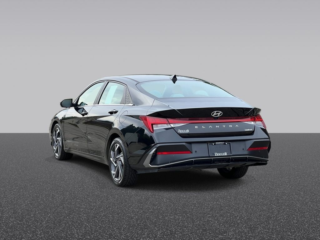 Used 2024 Hyundai Elantra Limited Sedan