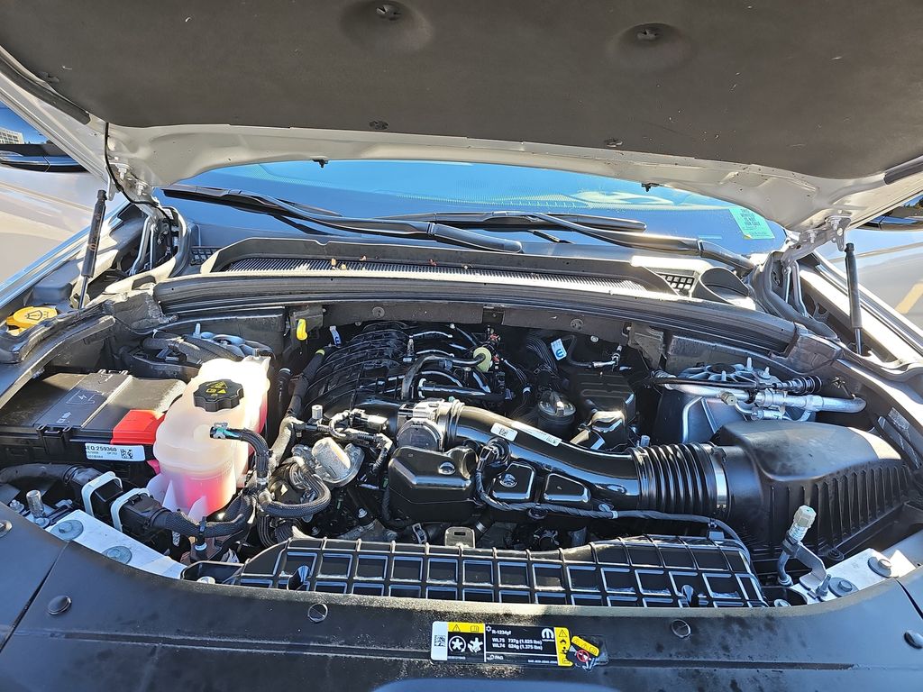 2023 JEEP GRAND CHEROKEE - Image 30