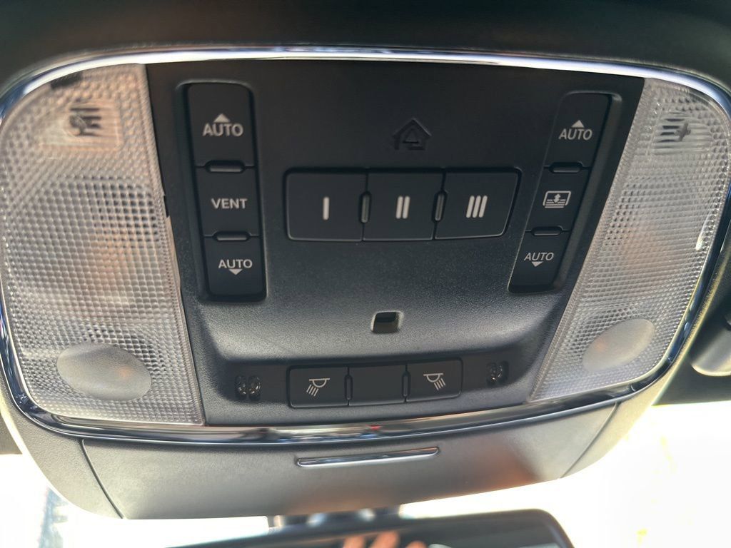 2023 CHRYSLER 300 - Image 22