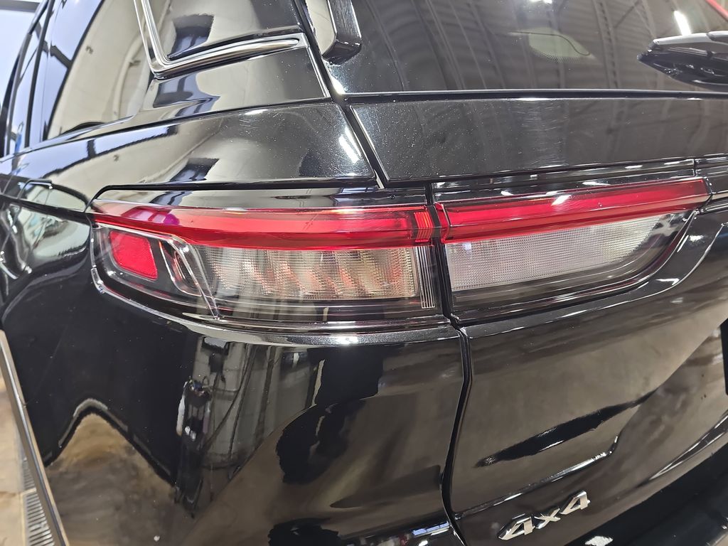 2023 JEEP GRAND CHEROKEE - Image 35