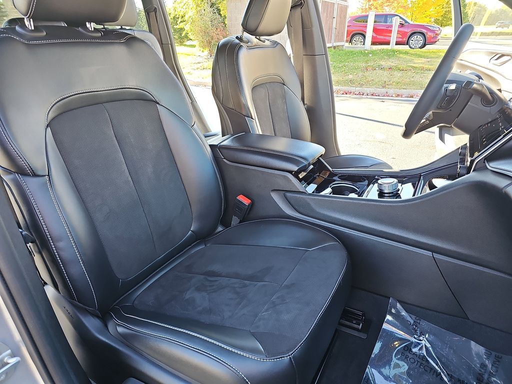 2023 JEEP GRAND CHEROKEE - Image 10