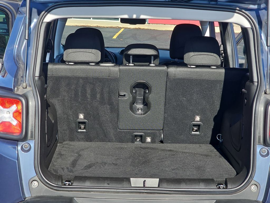 2022 JEEP RENEGADE - Image 12