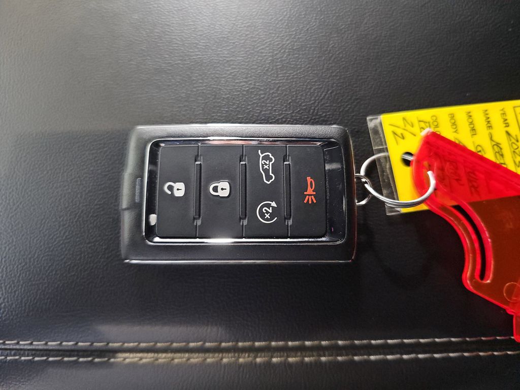 2023 JEEP GRAND CHEROKEE L - Image 36