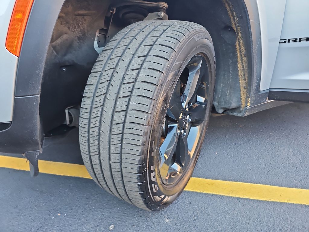 2023 JEEP GRAND CHEROKEE L - Image 33