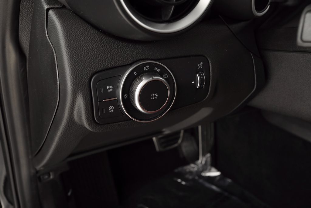 2025 Alfa Romeo Giulia Base - Photo 37