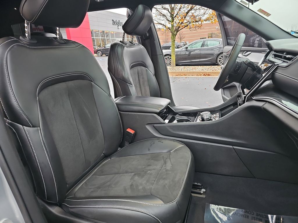 2023 JEEP GRAND CHEROKEE L - Image 10