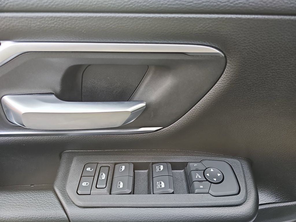2025 RAM 1500 - Image 25