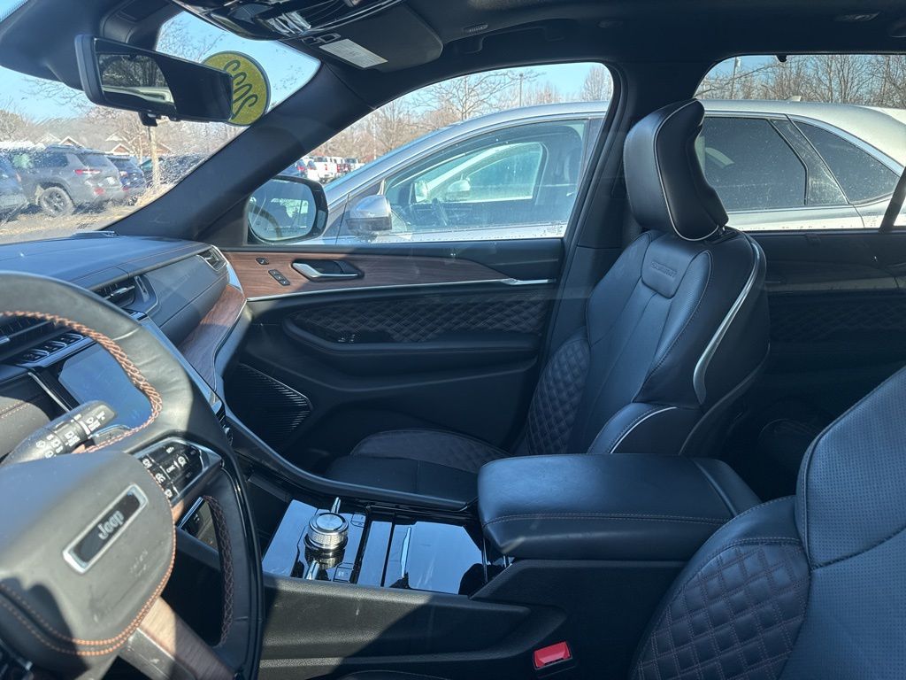 2023 JEEP GRAND CHEROKEE - Image 9