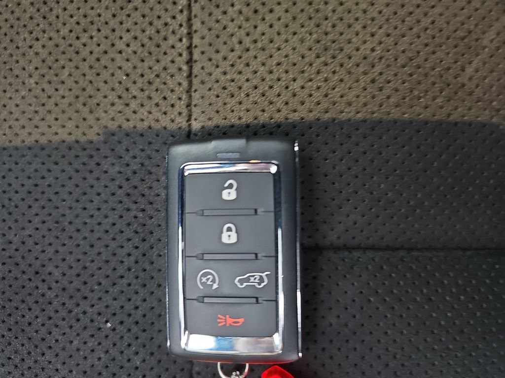 2023 JEEP GRAND CHEROKEE L - Image 38