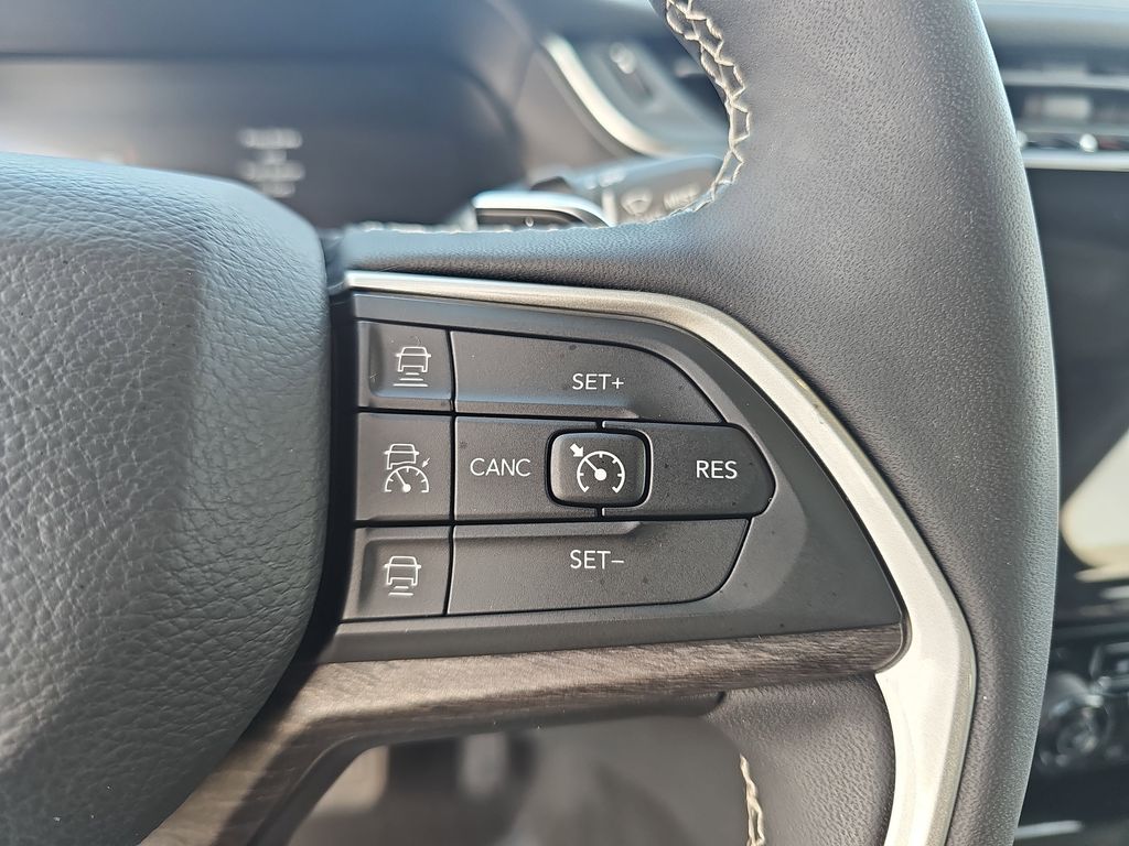 2023 JEEP GRAND CHEROKEE - Image 18