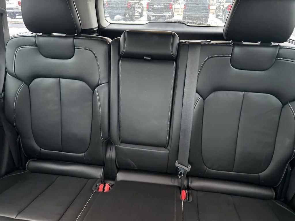 2023 JEEP GRAND CHEROKEE - Image 10