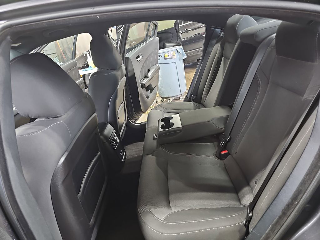 2017 DODGE CHARGER - Image 13