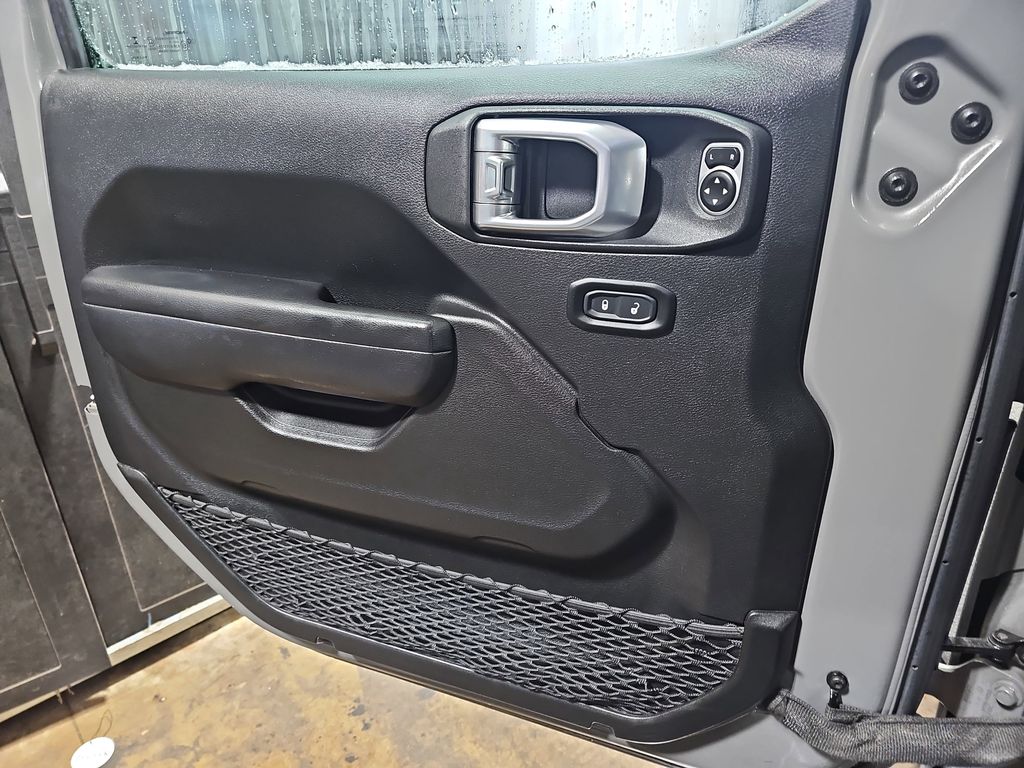 2021 JEEP WRANGLER - Image 27