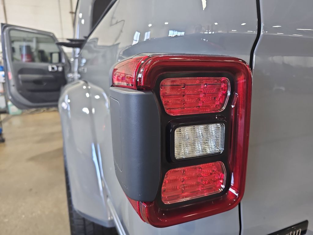 2022 JEEP GLADIATOR - Image 34