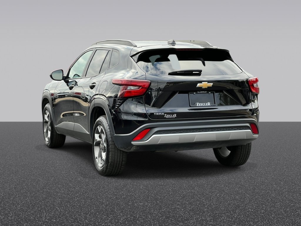 Used 2025 Chevrolet Trax LT SUV
