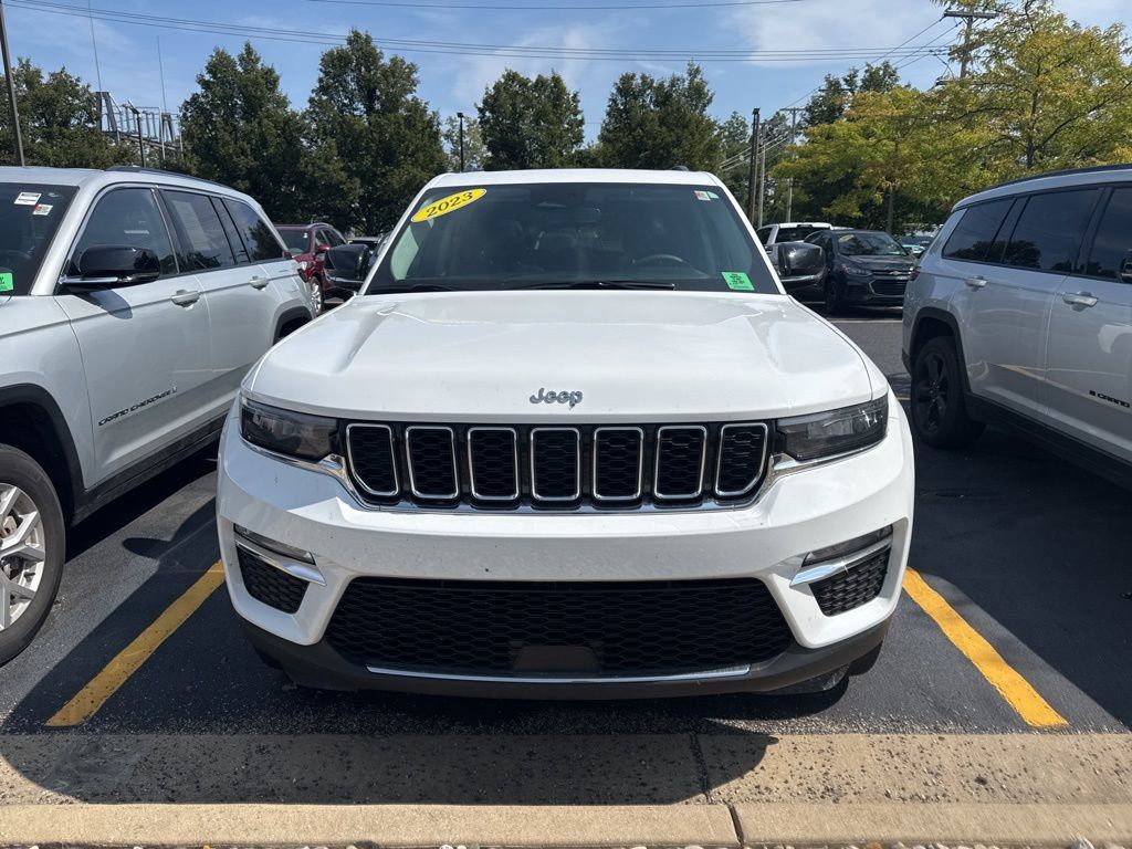 2023 Jeep Grand Cherokee Limited photo 2