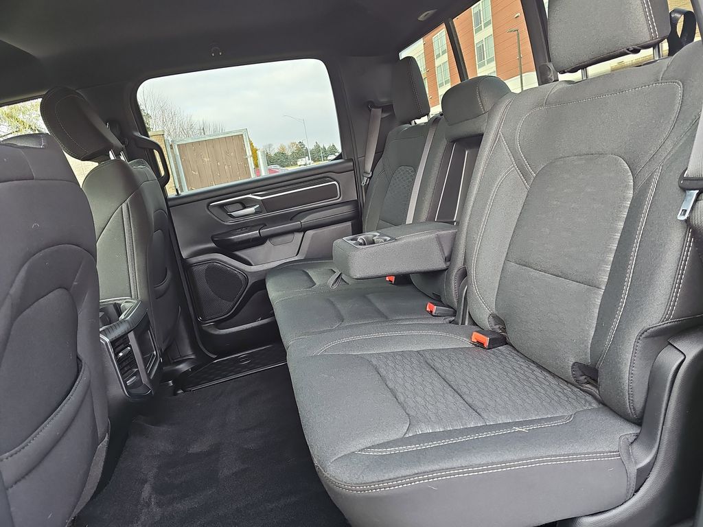 2025 RAM 1500 - Image 13