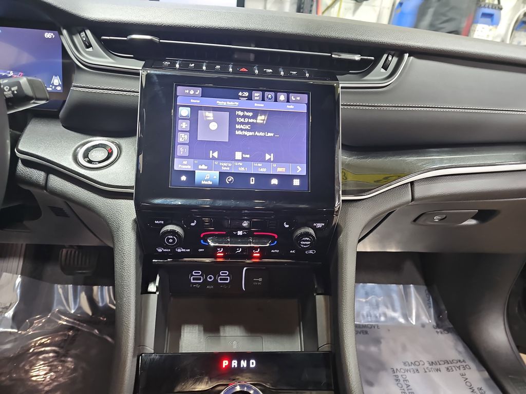 2023 JEEP GRAND CHEROKEE L - Image 22