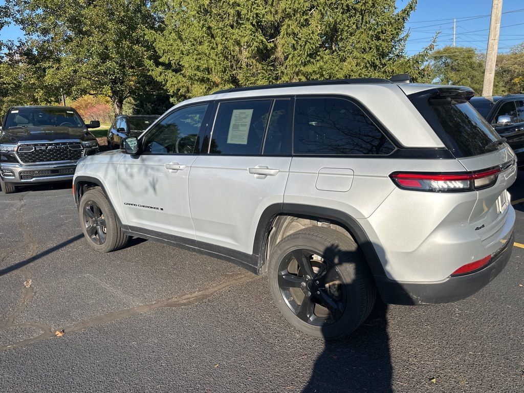 2023 JEEP GRAND CHEROKEE - Image 38