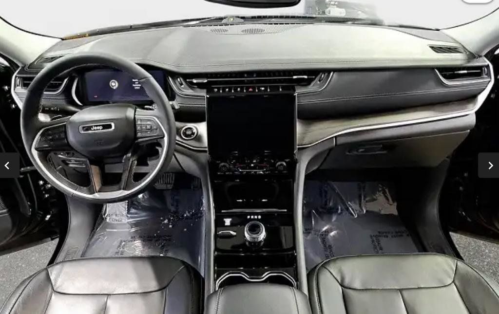 2023 JEEP GRAND CHEROKEE L - Image 12