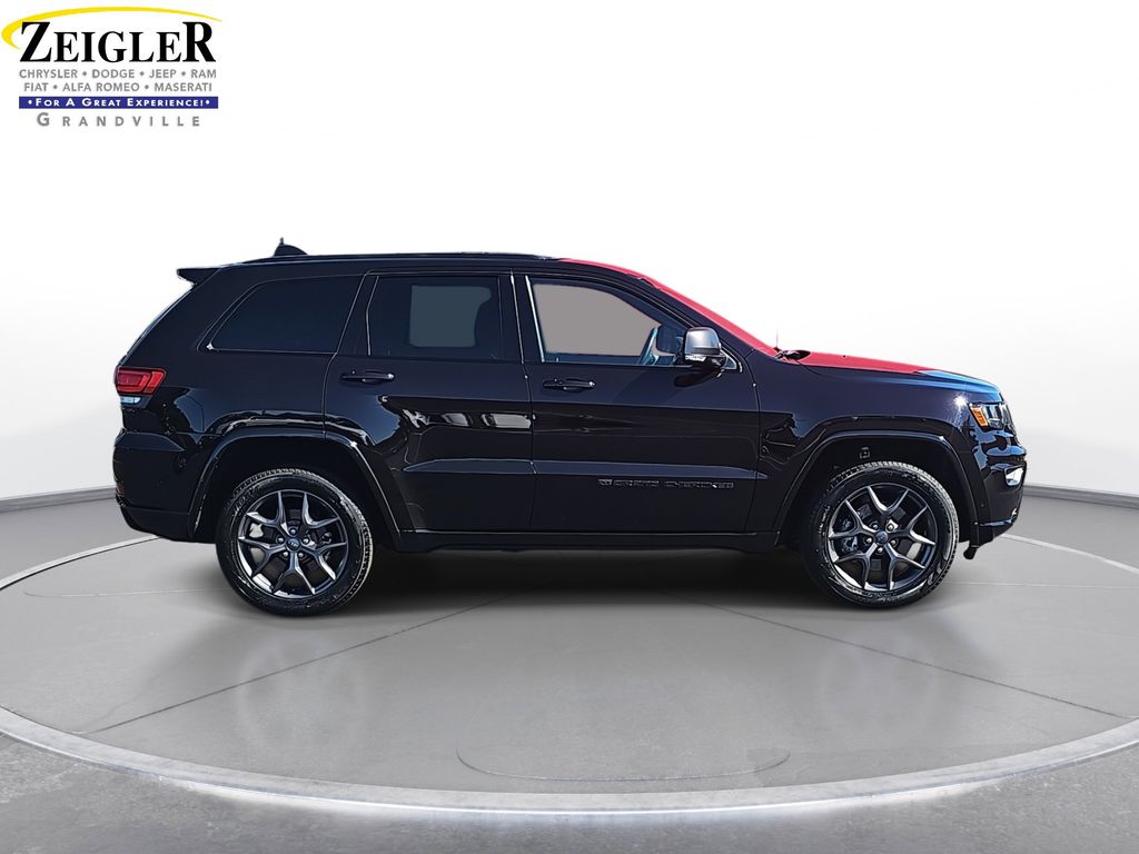2021 Jeep Grand Cherokee Anniversary Edition photo 4