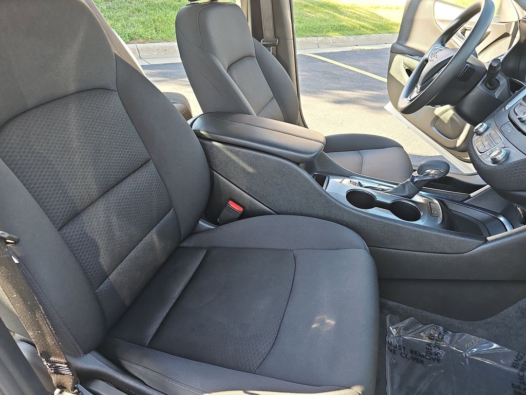 2025 CHEVROLET MALIBU - Image 10