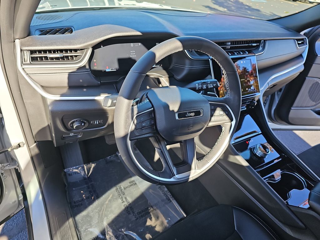 2023 JEEP GRAND CHEROKEE - Image 16