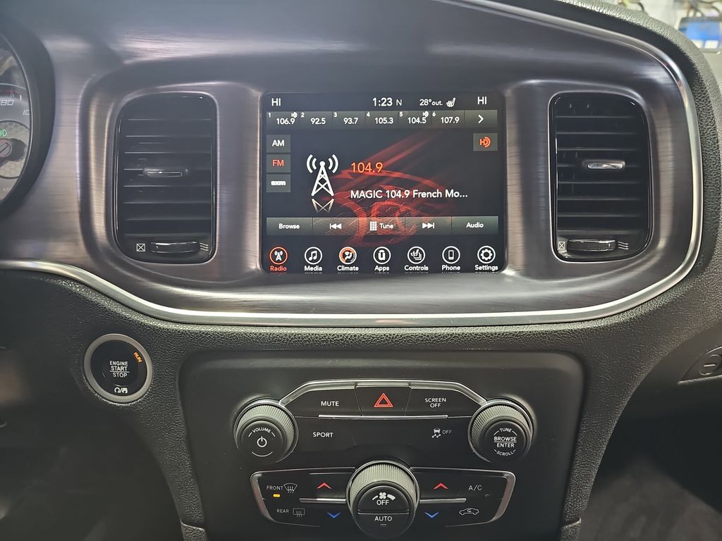 2017 DODGE CHARGER - Image 19