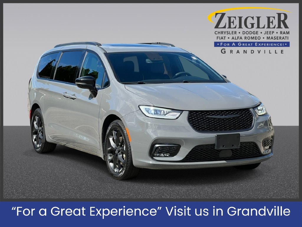 Used 2025 Chrysler Pacifica Limited Van Passenger Van