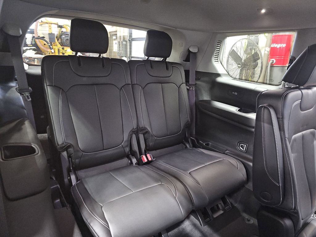 2023 JEEP GRAND CHEROKEE L - Image 12