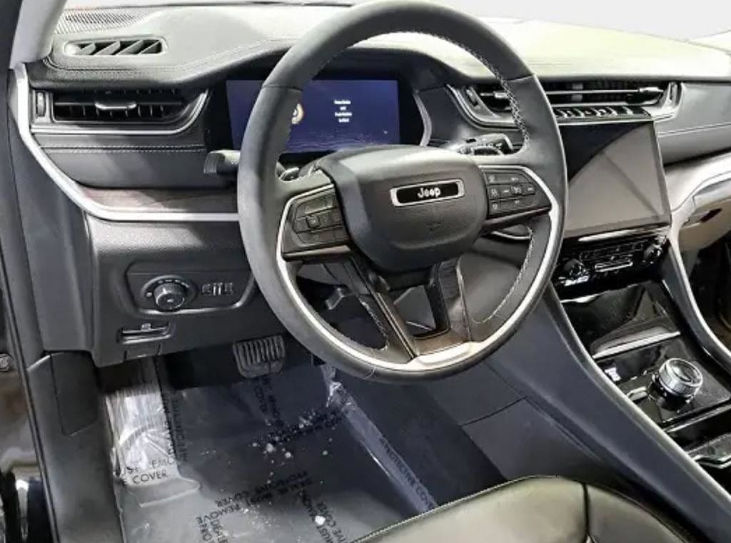 2023 JEEP GRAND CHEROKEE L - Image 18