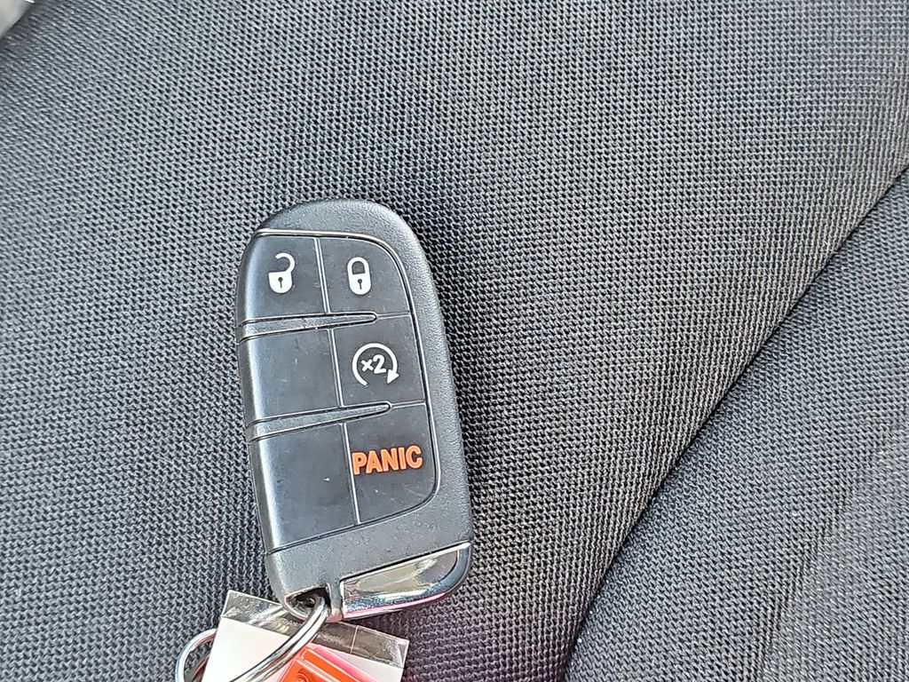 2022 JEEP RENEGADE - Image 34